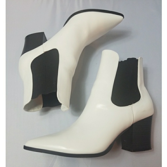 Forever 21 Shoes - Forever 21 white ankle boots